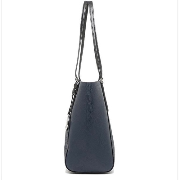 Michael Kors blue Bag
35F9SKFT5V - Picture 6 of 6